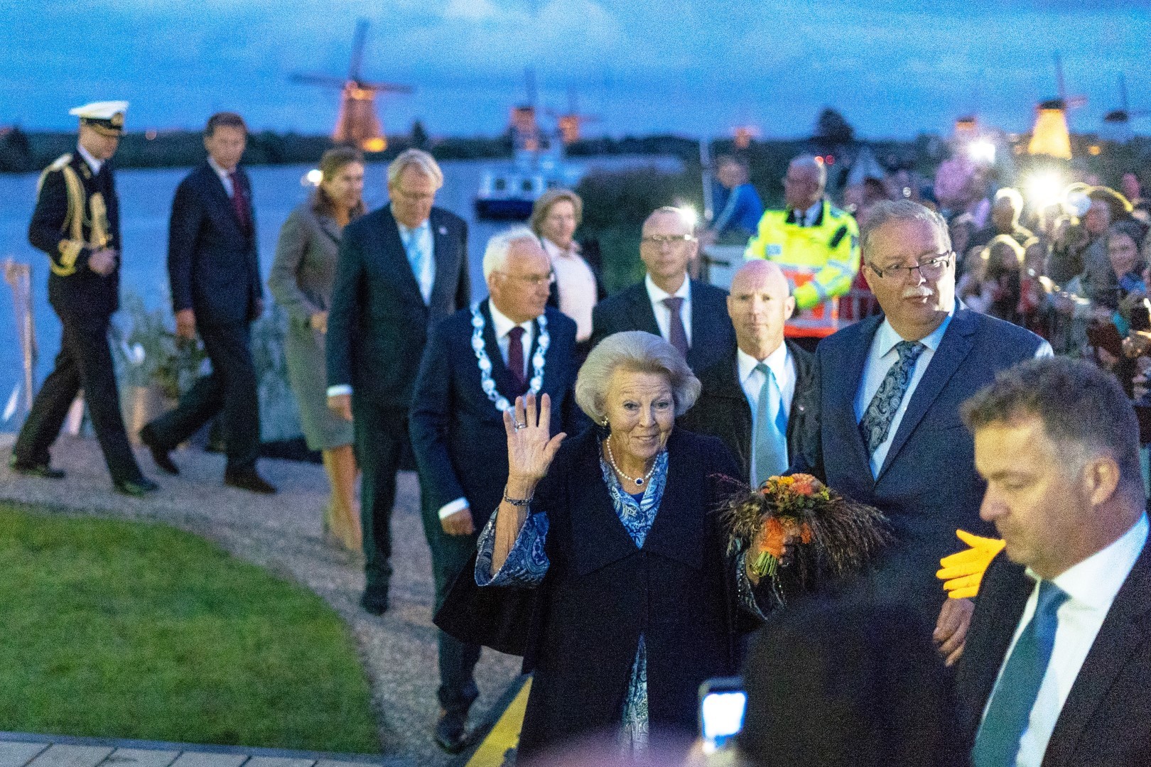 Foto prinses Beatrix opent bezoekerscentrum